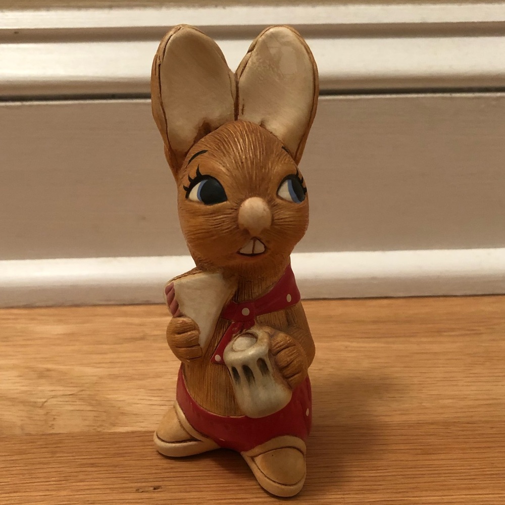 Pendelfin “The Muncher” Bunny Red